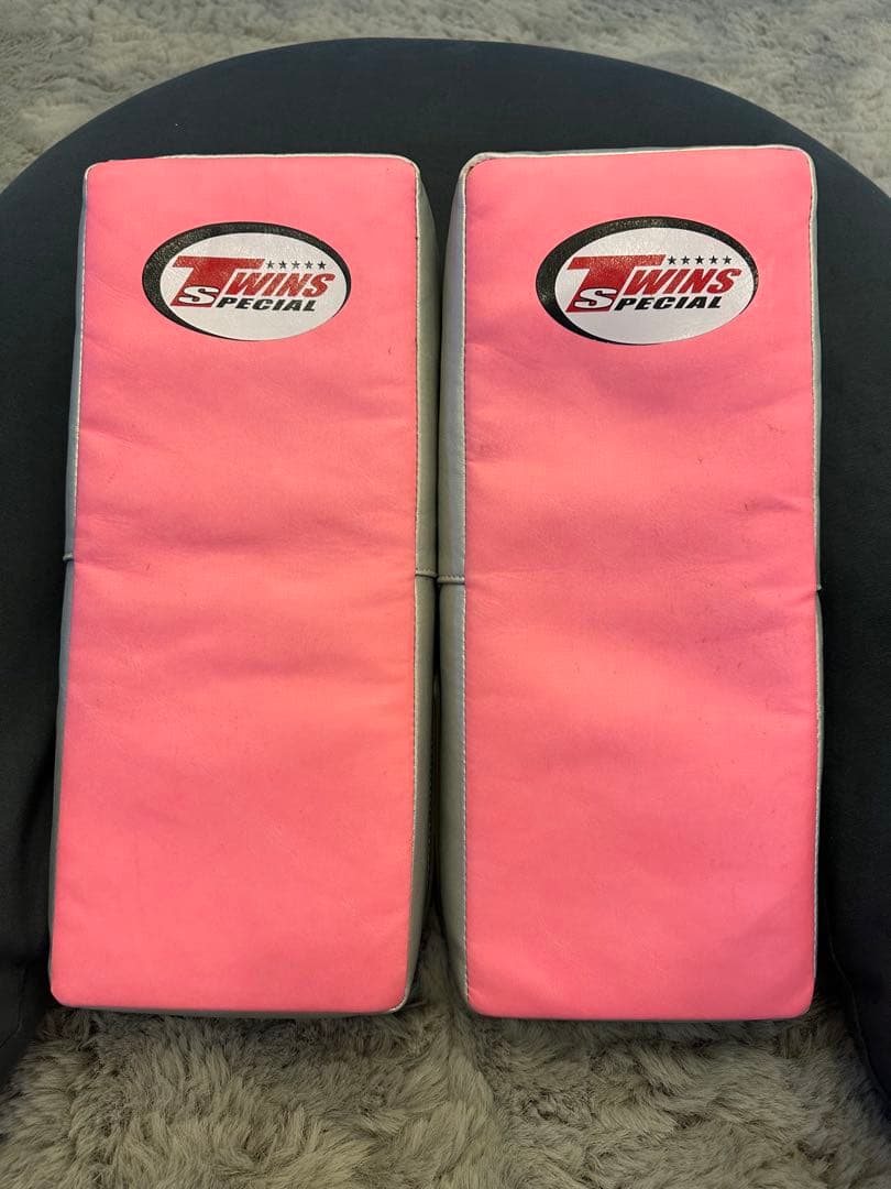 TWINS SPECIAL ピンク キックミット L/R