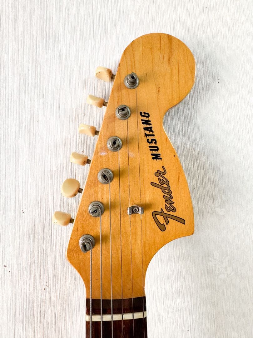 Fender Japan Mustang アイボリー