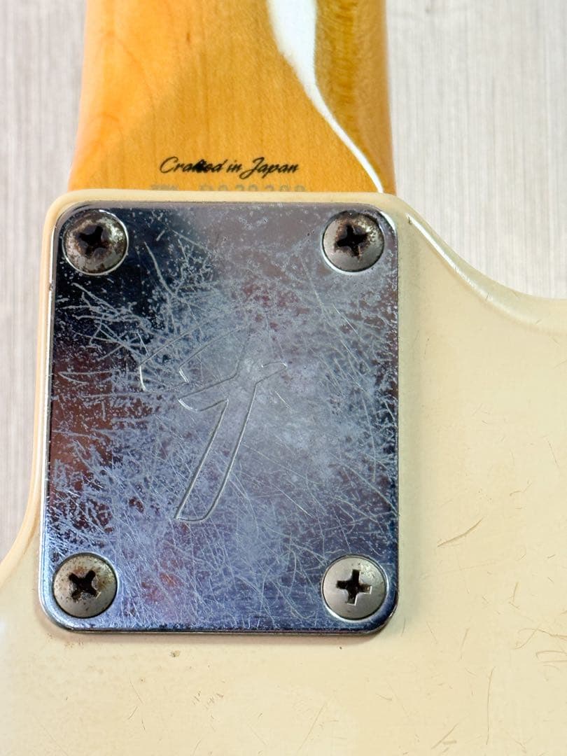 Fender Japan Mustang アイボリー
