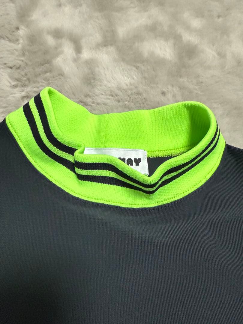 ディセンバーメイ　　Hybrid cutting mock neck /Sサイズ