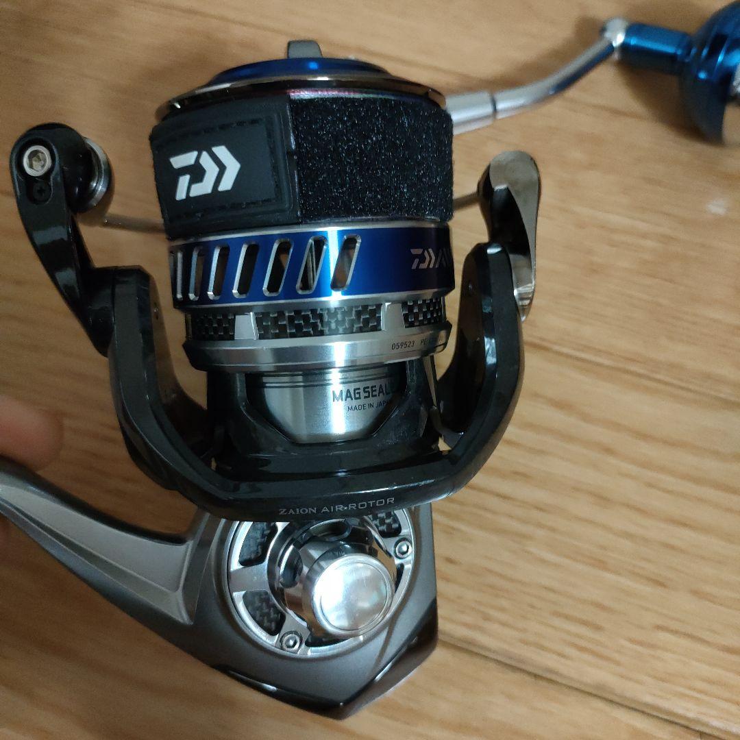 DAIWA SALTIGA 4000H スピニングリール