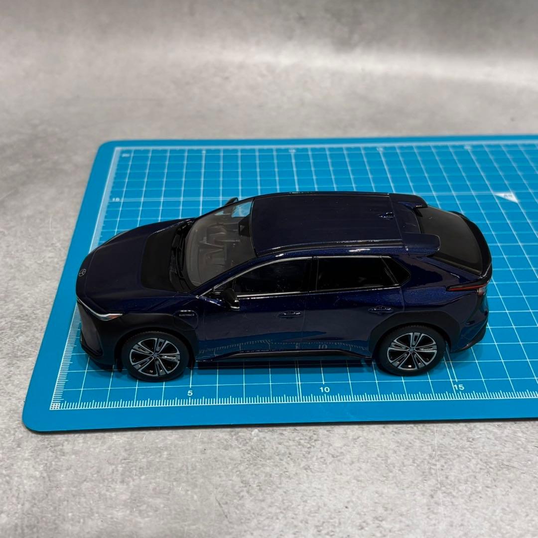 TOYOTA トヨタ　ミニカー　bz4x
