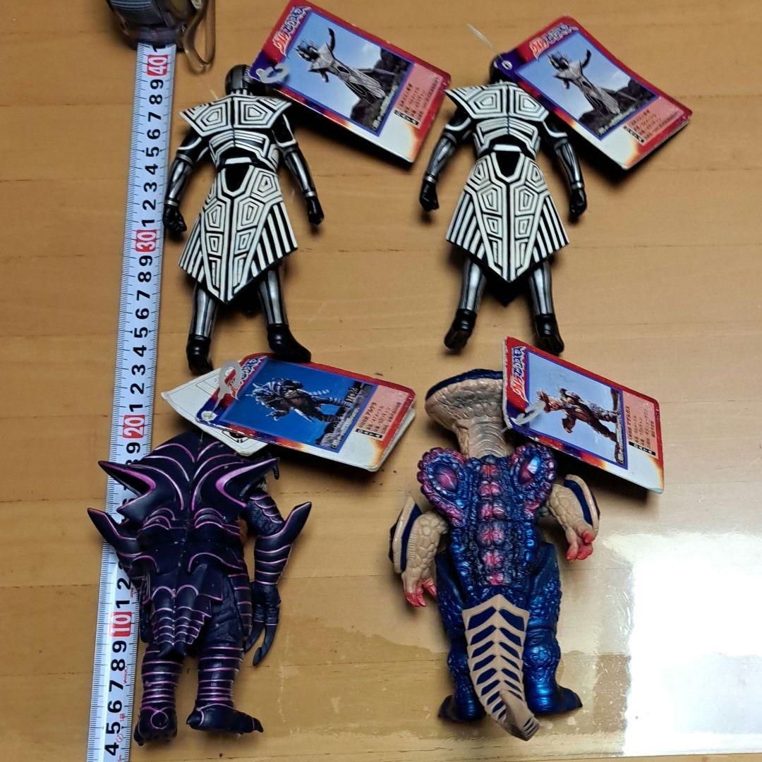 ウルトラマンコスモス　ウルトラ怪獣シリーズ　タグ付きソフビ　フィギュアセット