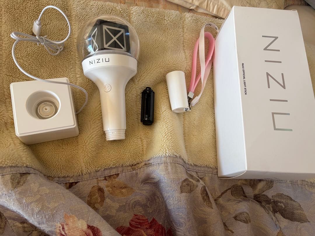 NiziUペンライト 充電器付き