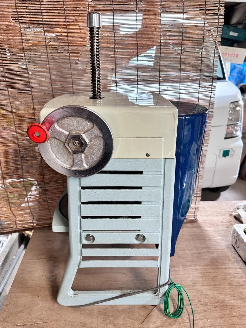 業務用かき氷機　Hatsuyuki　氷削機　HF-300P1