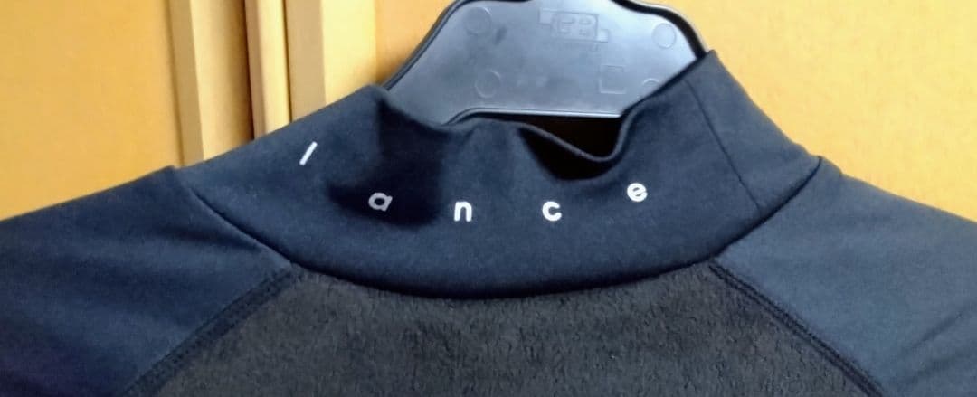 New Balance ブラック ハイネック　モックネック　マイクロフリース