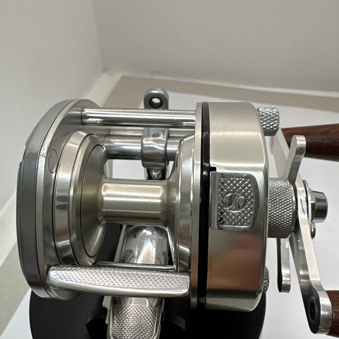 SHIMANO Bantam 100 ベイトリール