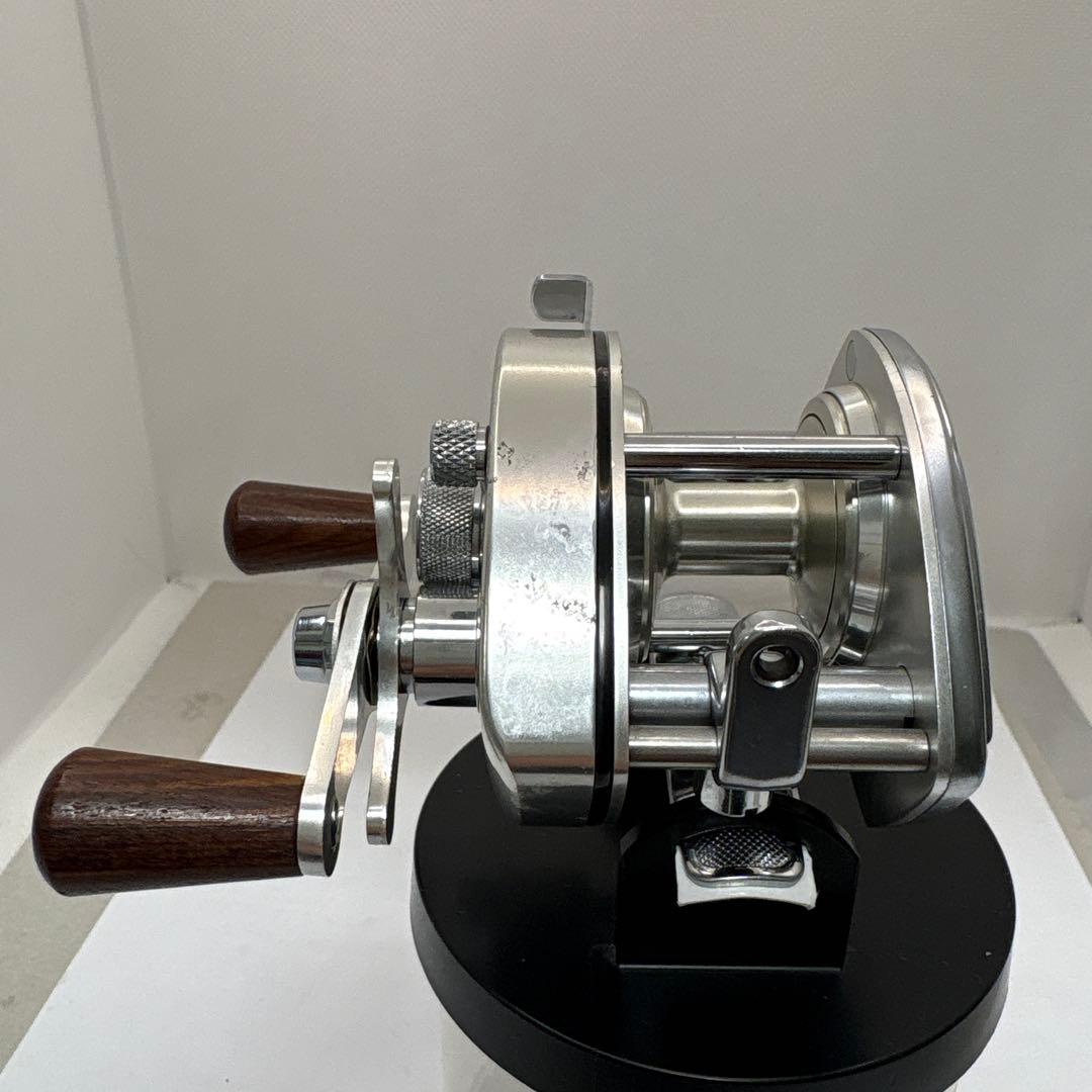 SHIMANO Bantam 100 ベイトリール