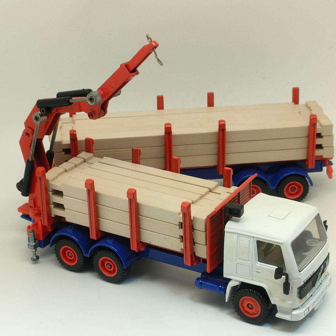 大きめ ドイツ Siku（ジク）製 DAF 95 ガレージ運搬トラック