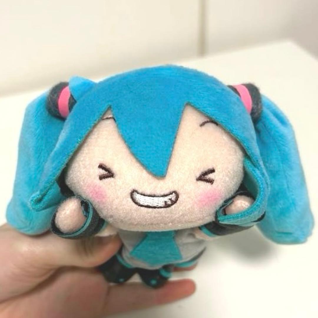 【レア】 2018年製 初音ミクシリーズ　寝そべりキーチェーンマスコット 2個