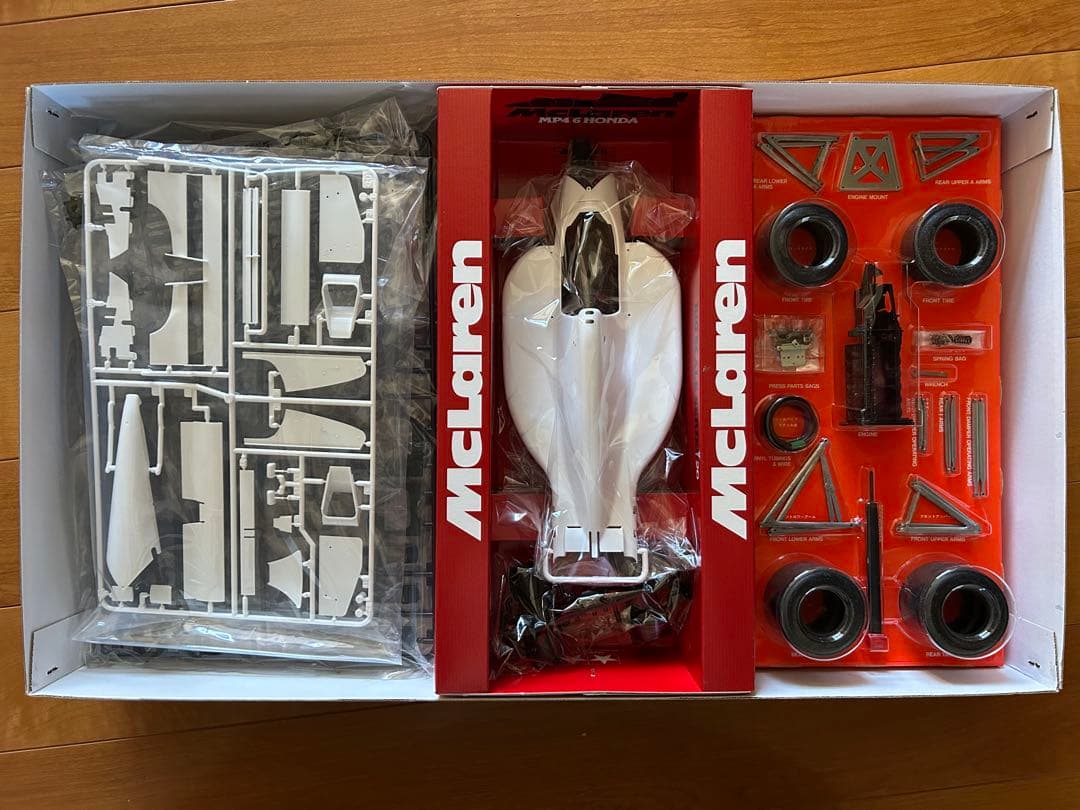 McLaren MP4/6 HONDAプラモデル 1/20 F1
