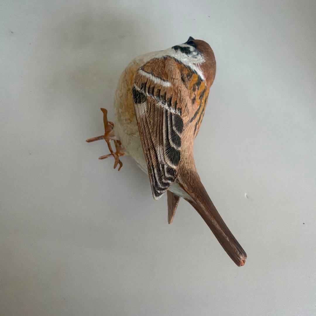 一点物.スズメ　バードカービング　野鳥彫刻　リアル木彫りの野鳥　ハンドメイド