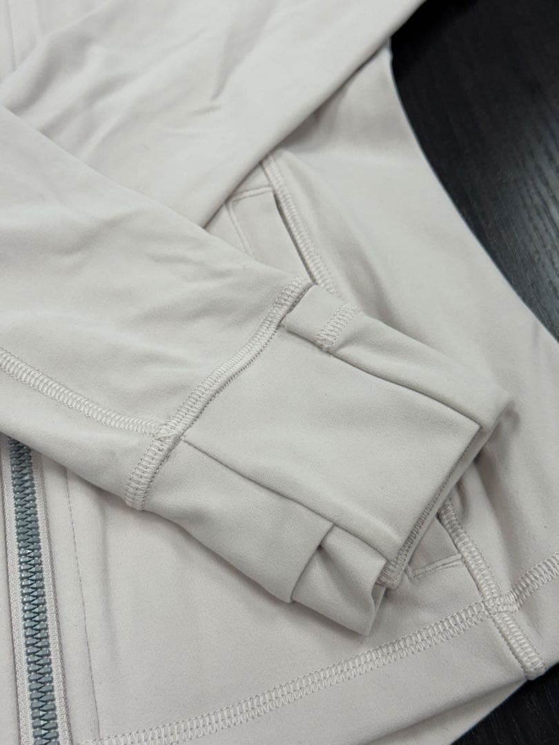 【超美品】ルルレモン Define ジャケットNulu S