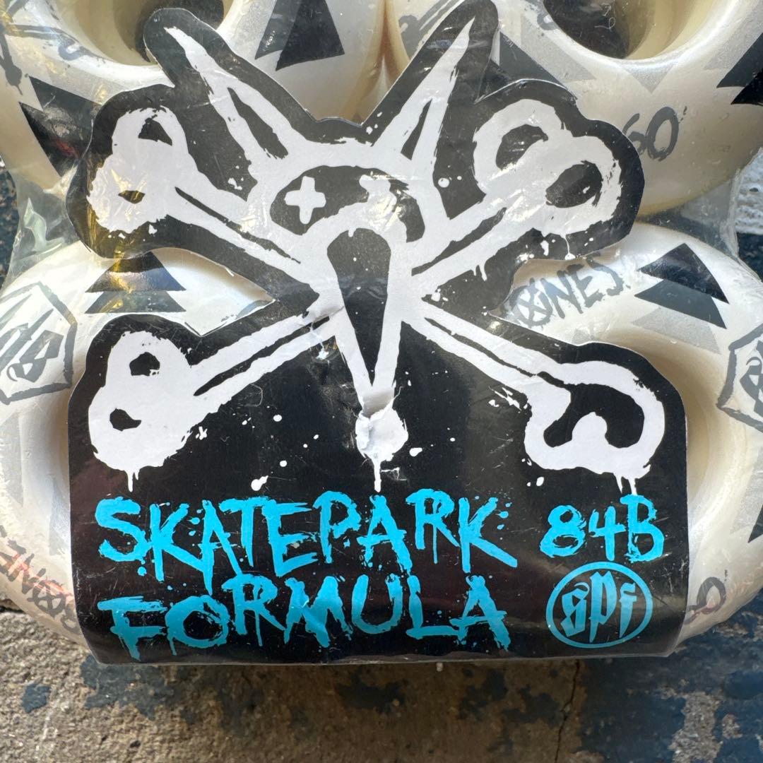 Bones Skatepark 60mm84B スケボーウィール4個入り