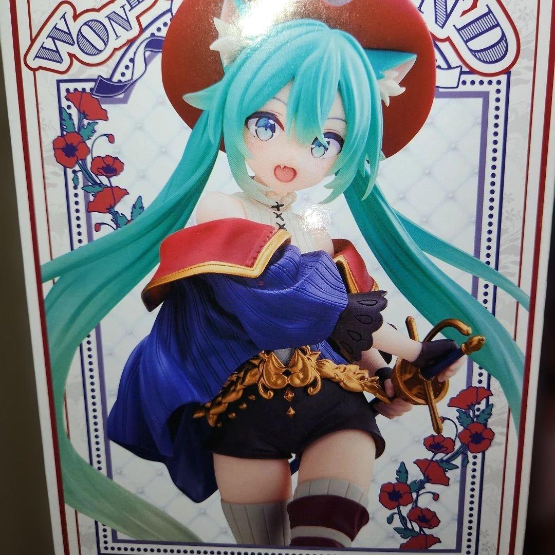 プロジェクトセカイ　初音ミクと巡音ルカ　#白るまんどのフィギュア