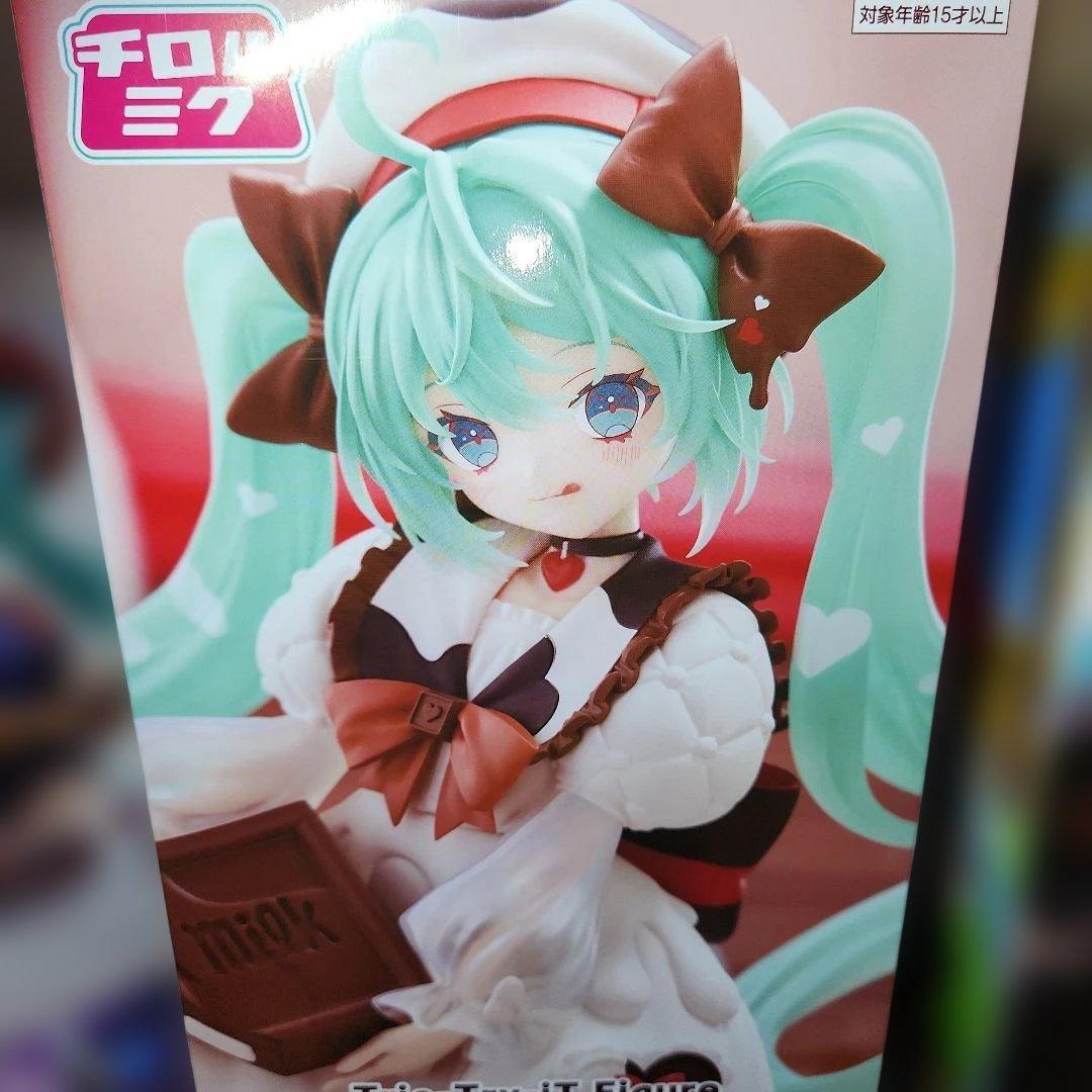 プロジェクトセカイ　初音ミクと巡音ルカ　#白るまんどのフィギュア