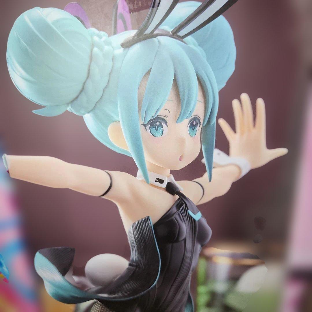 プロジェクトセカイ　初音ミクと巡音ルカ　#白るまんどのフィギュア