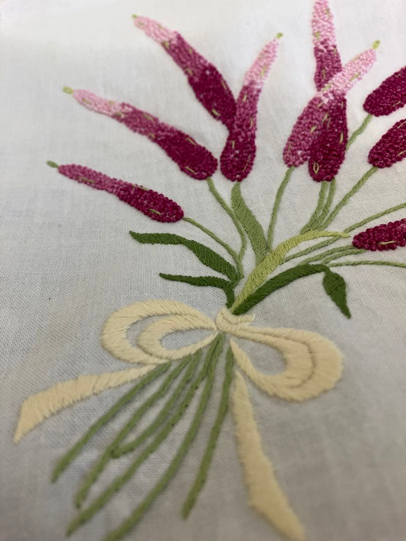刺繍テーブルクロス&ティッシュボックスカバー