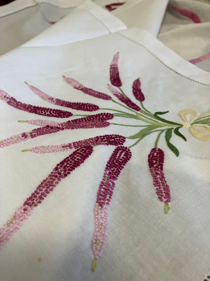 刺繍テーブルクロス&ティッシュボックスカバー