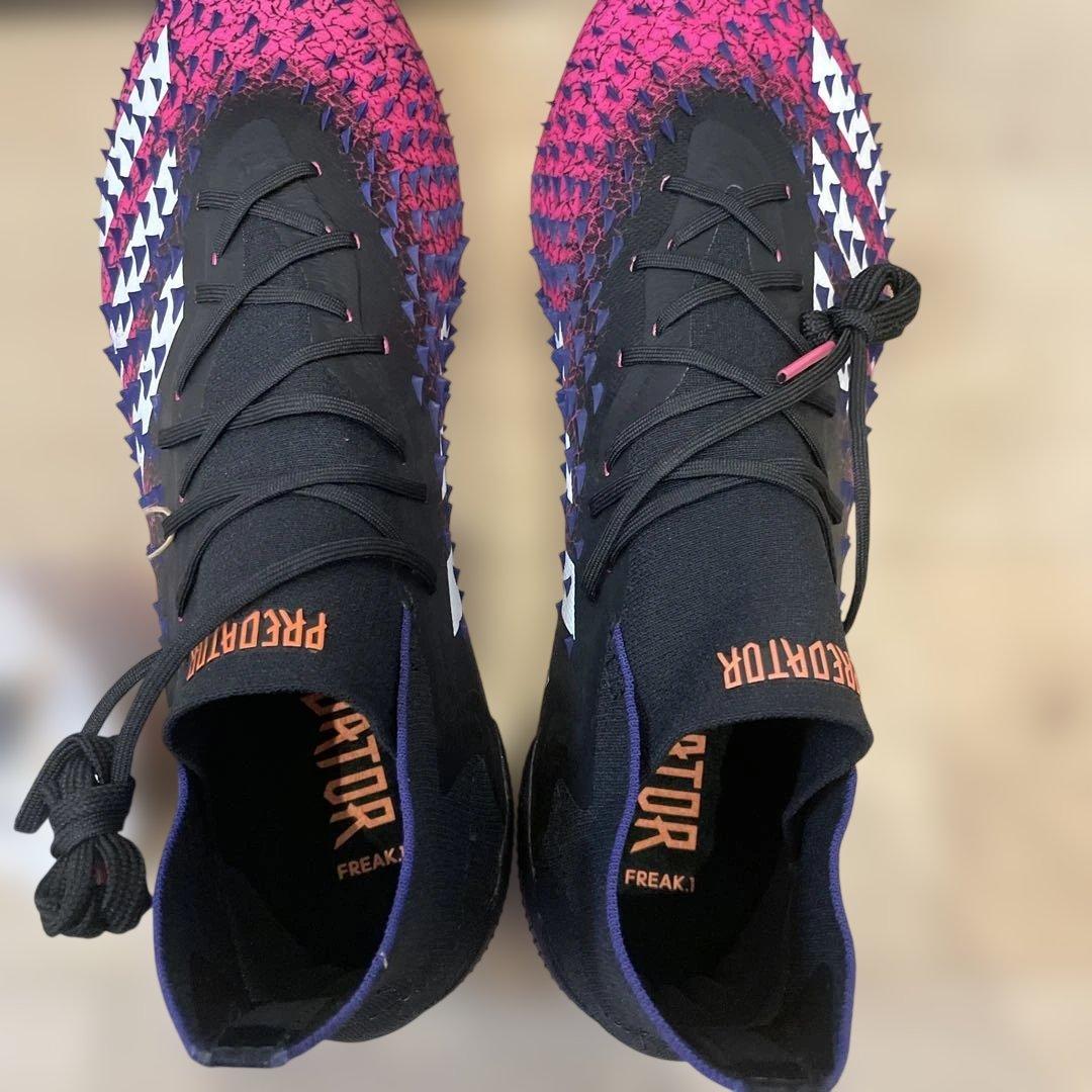 シューズ adidas PREDATOR FREAK FW7241 270