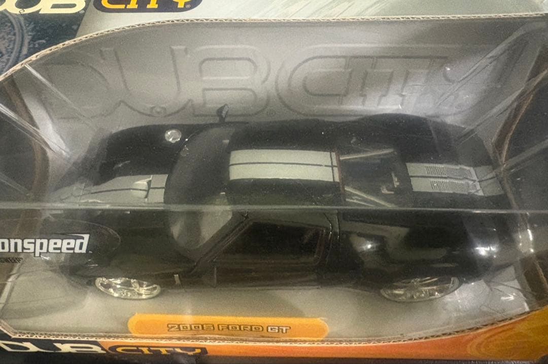 ミニカー 2005 FORD GT 1/24