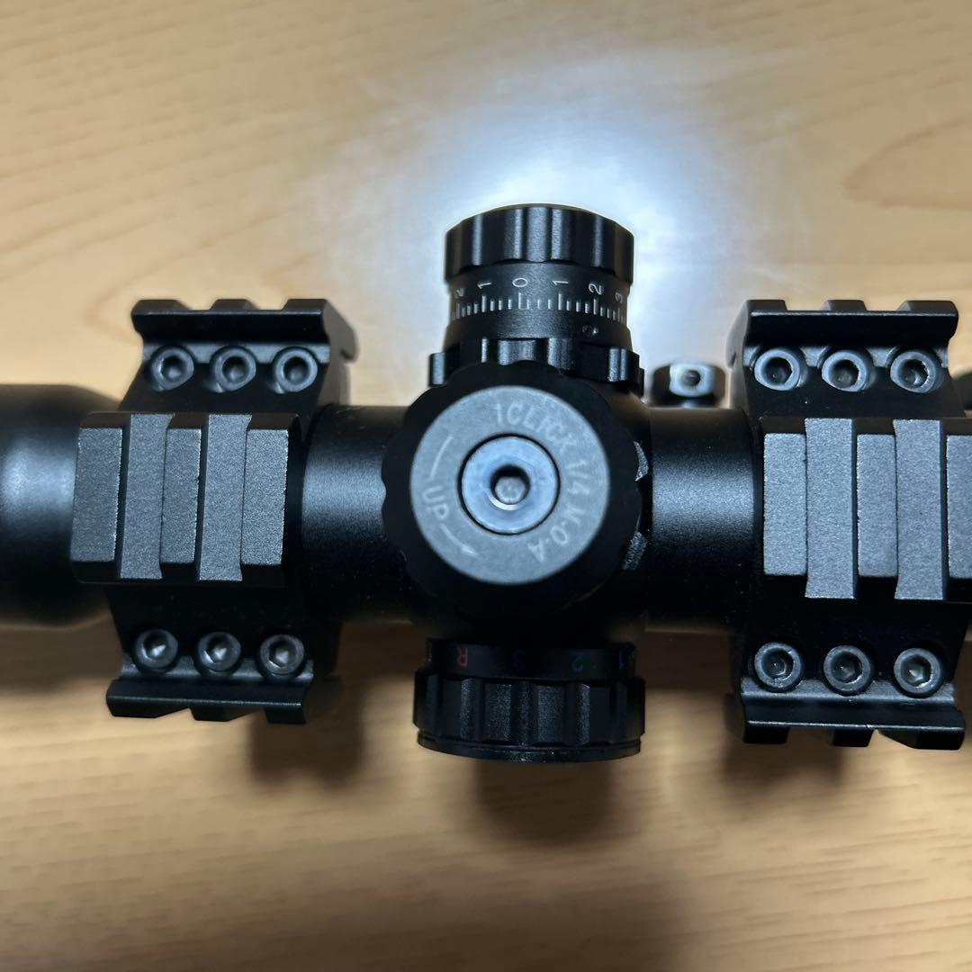 1.5-4X30 ブラックスコープ ピカティニレール対応