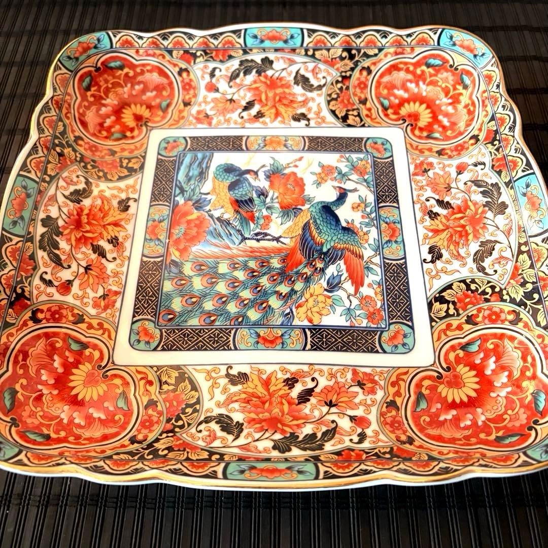 【未使用保管品】有田焼 丸五謹製 孔雀牡丹紋 金彩古伊万里 大鉢 角鉢 飾皿