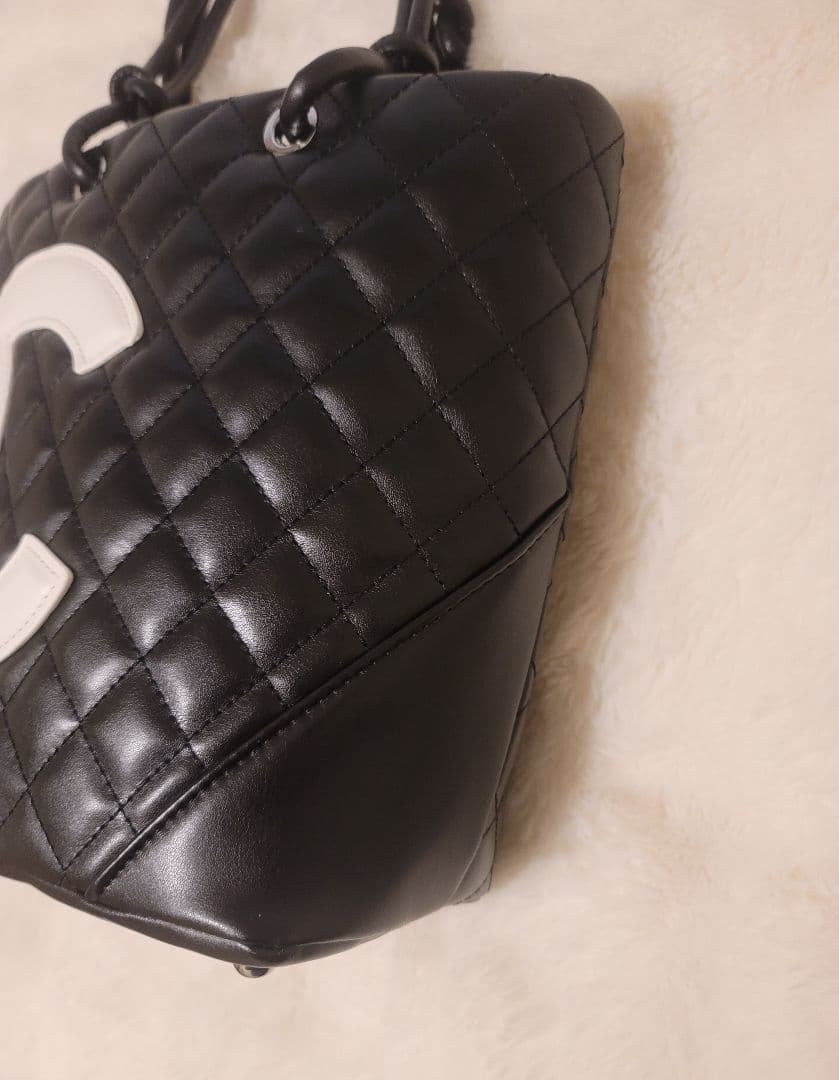 ノベルティ CHANEL ブラック キルティング バッグ カンボンライン