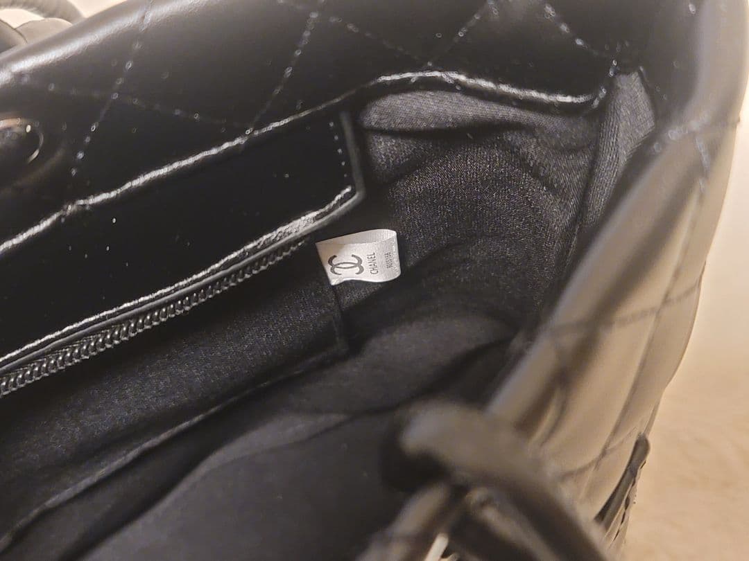 ノベルティ CHANEL ブラック キルティング バッグ カンボンライン