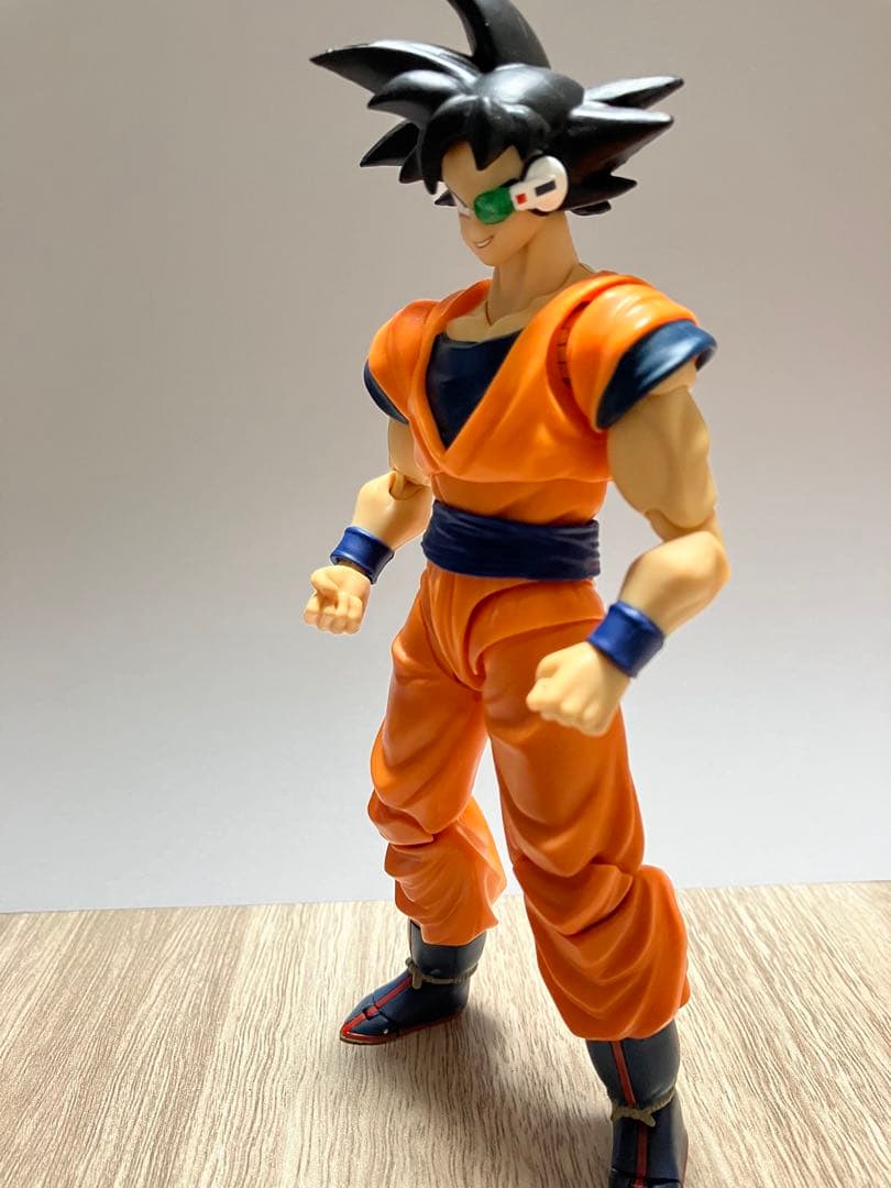 shfiguarts ドラゴンボール　ギニューチェンジ孫悟空
