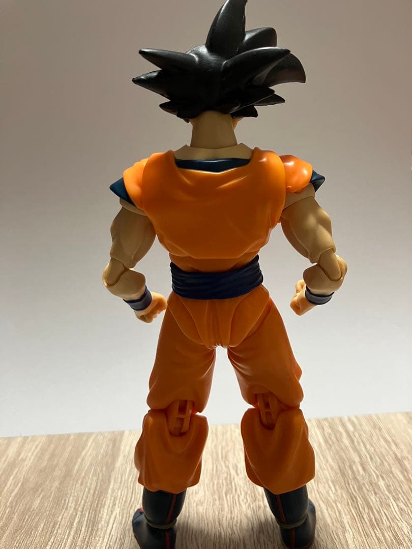 shfiguarts ドラゴンボール　ギニューチェンジ孫悟空
