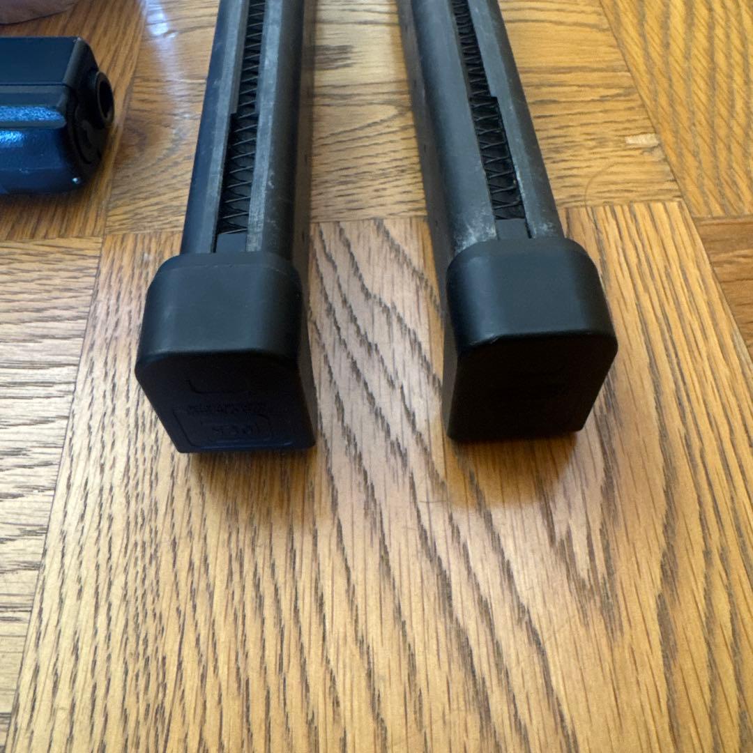 東京マルイ　Glock 18C ガスガン ロングマガジン2本付き