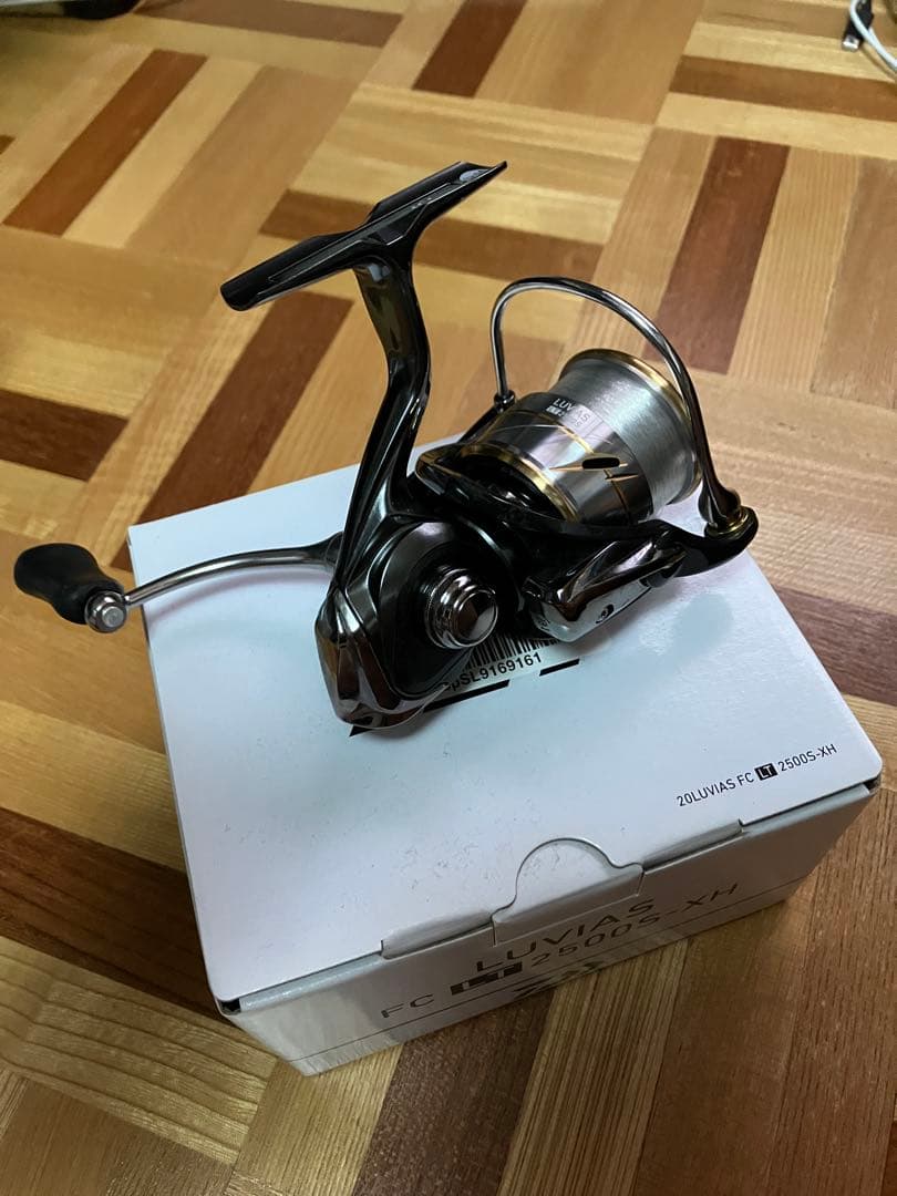 ダイワ ルビアス FCLT2500S XH スピニングリール daiwa シマノ