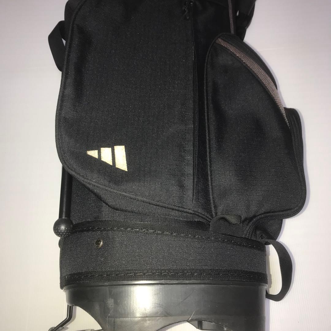 adidas キャディバッグ 黒 スタンド付き　メンズ　レディース　軽量　脚付き