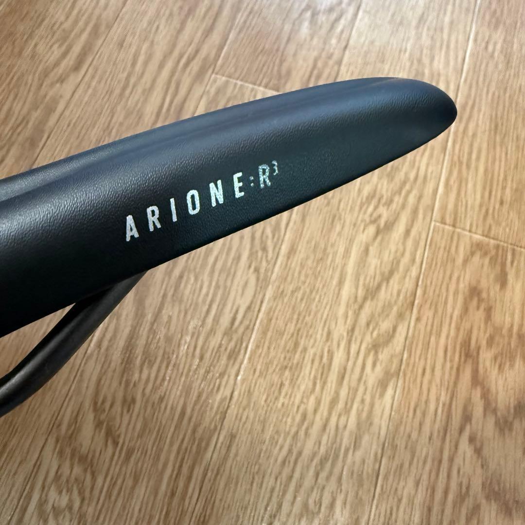Fizik ARIONE R3 OPEN K:ium サドル