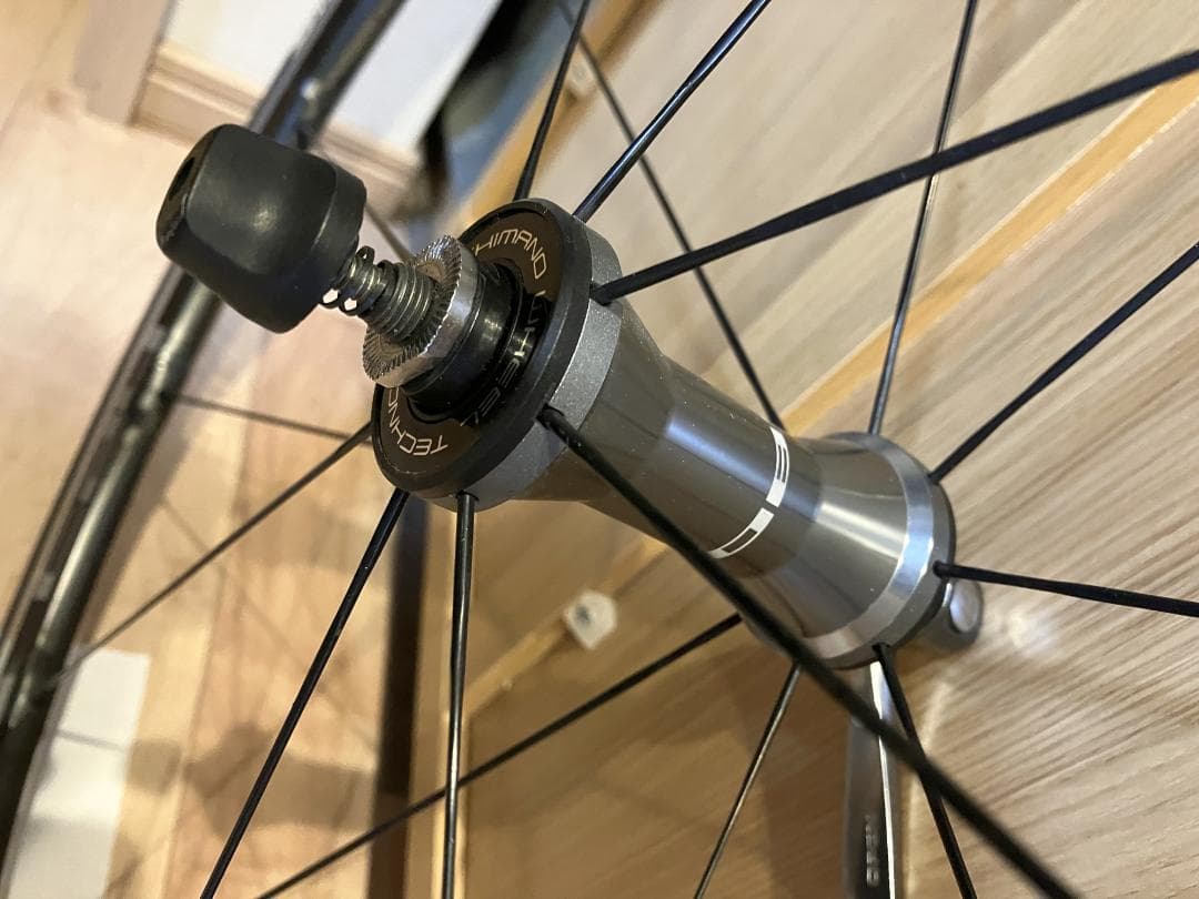 シマノ WH-RS80 C24 カーボンコンポジット軽量ホイール