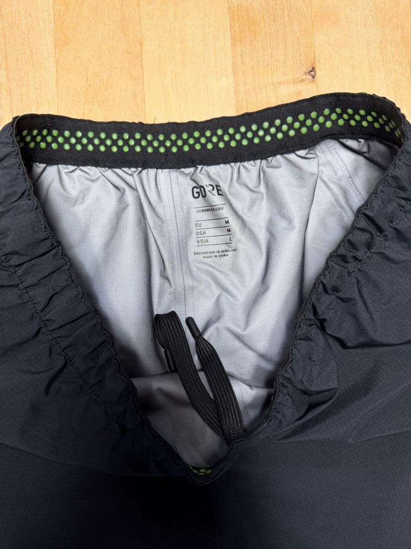Gorewear GORE-TEX 防水ショートパンツ M 黒