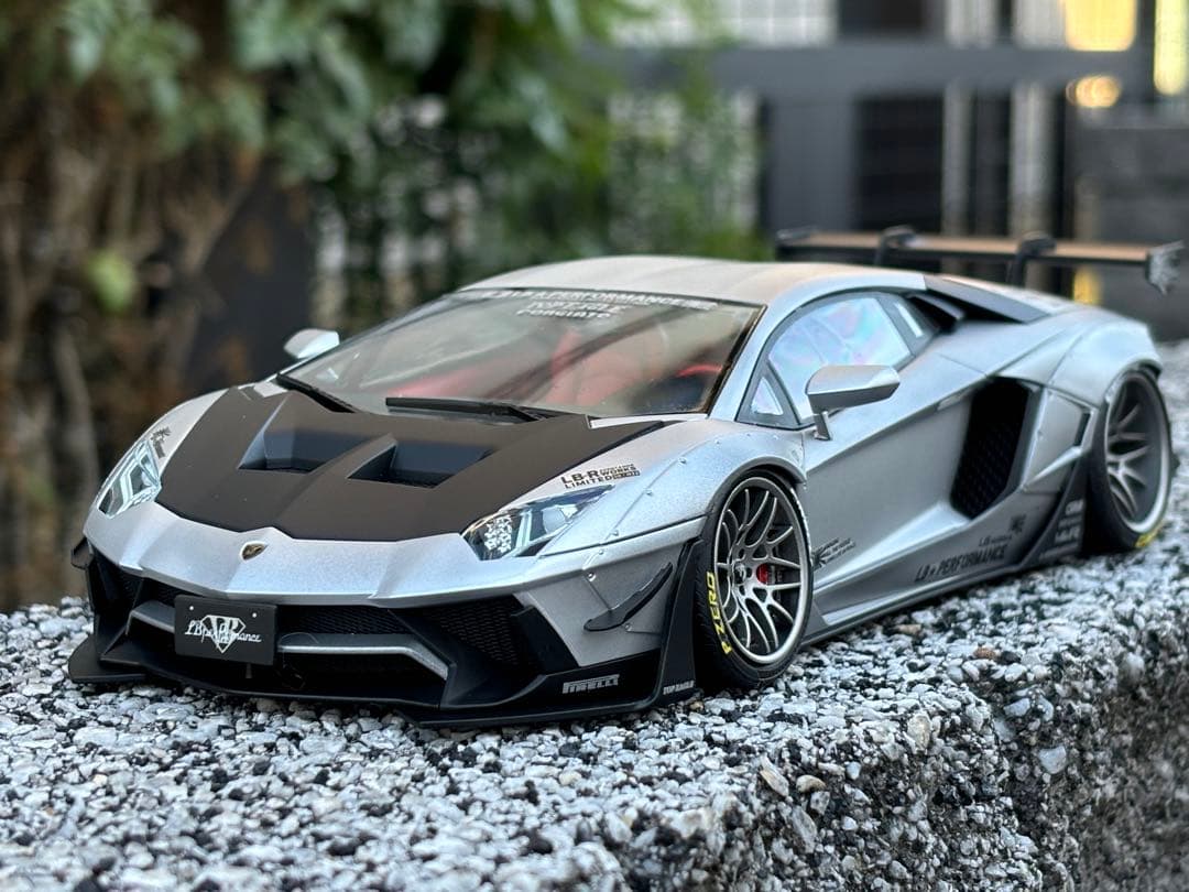 Lamborghini Aventador LB-works 1/24 アオシマ