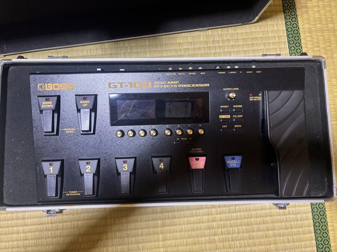 BOSS GT-100 マルチエフェクター ルーパー搭載　フライトケース付き