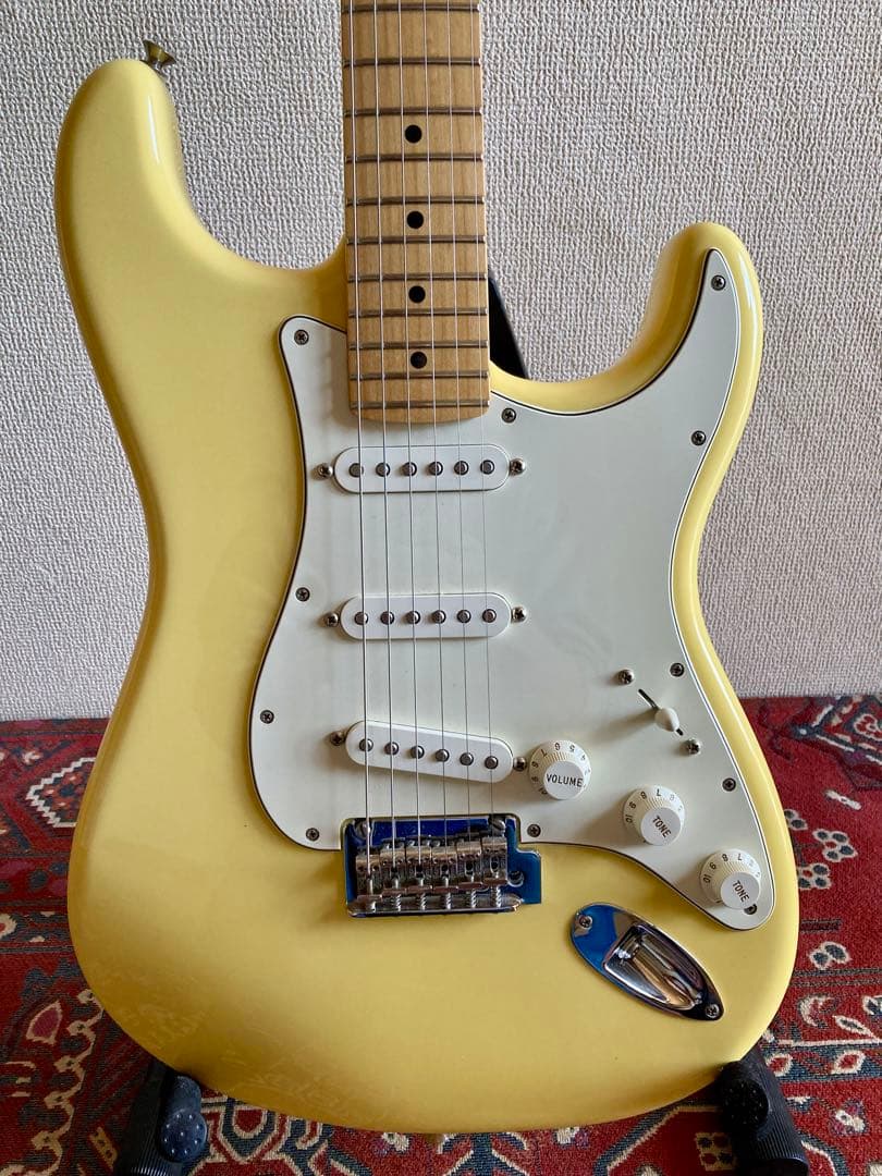 ギター Fender Mexico Stratocaster buttercream