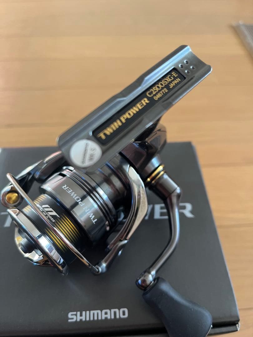 ベスシマノ24ツインパワーC2500SXG スピニングリール新品自宅保管品