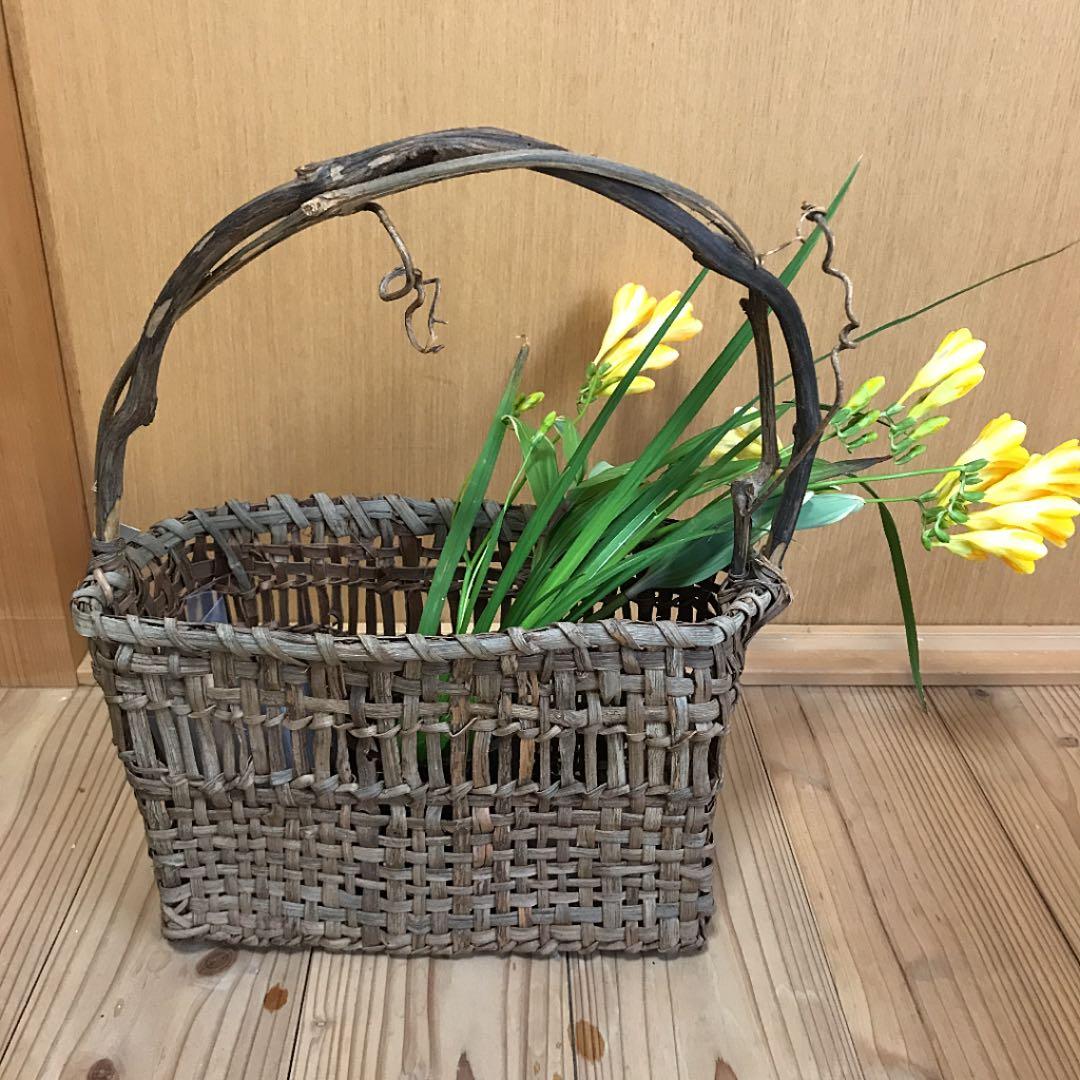 山葡萄の花籠