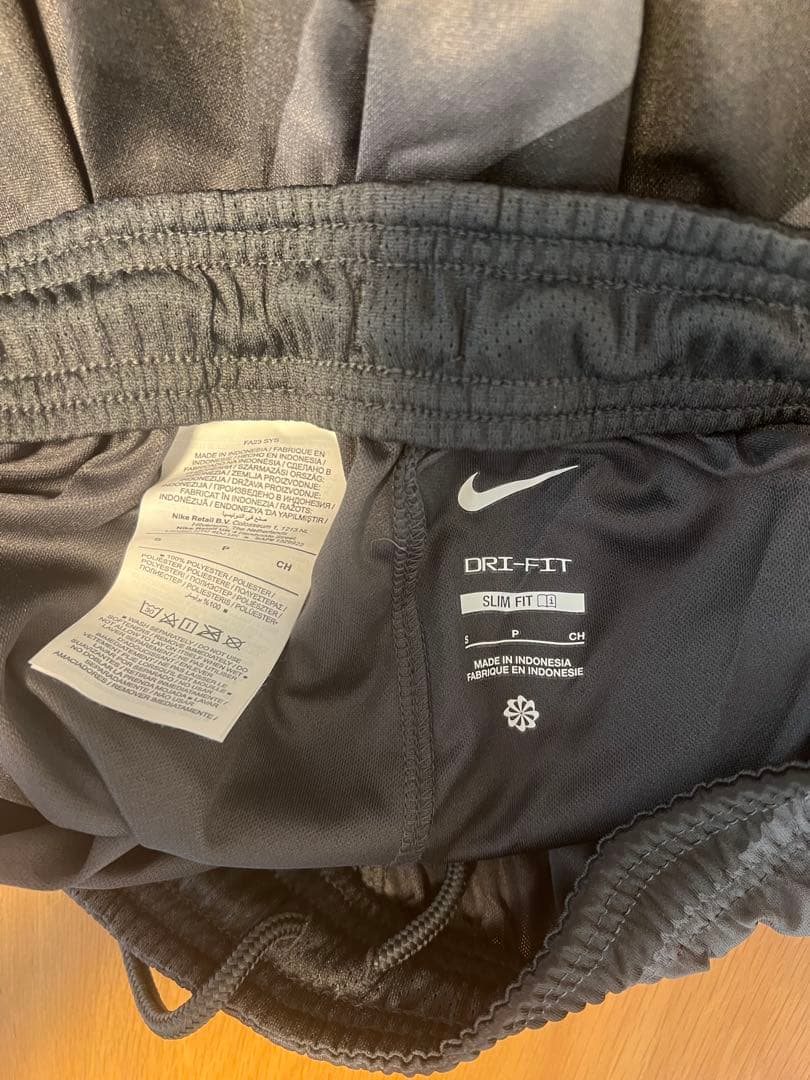 Liverpool FCゴールキーパーシャツ,パンツ Nike2022-2023