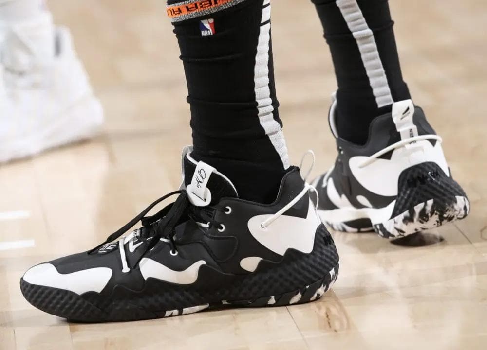adidas Harden Vol. 6 ブラック/ホワイト