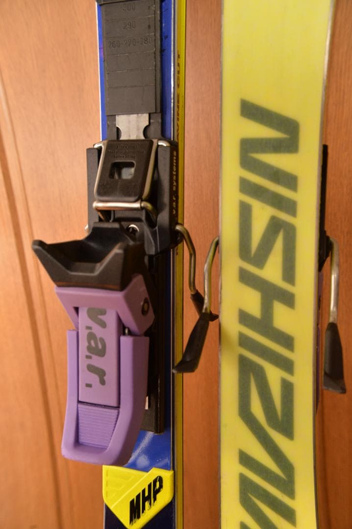 NISIZAWAスキーデモンストレーターゴールド
