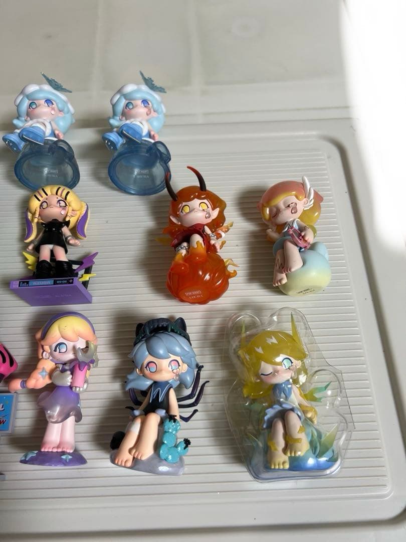 AZURA 、Millennial Girl、Fantasy 、POPMART