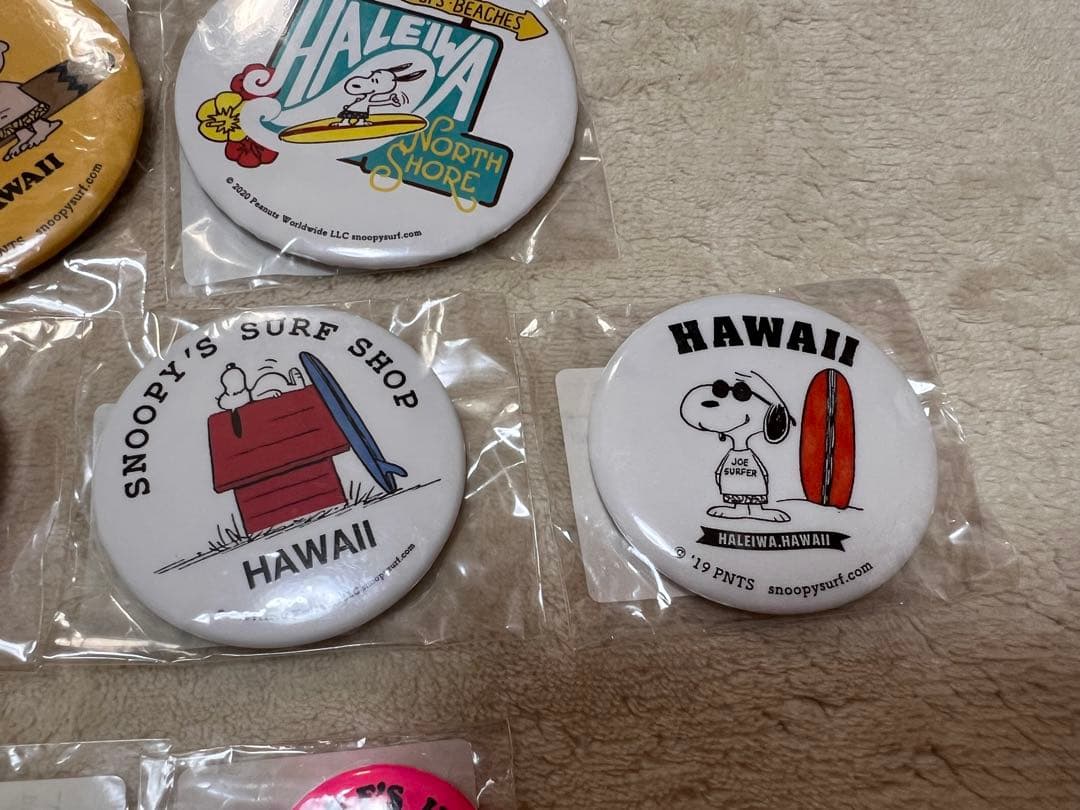 新品　ハワイ　スヌーピー　サーフショップ　缶バッジ　snoopy hawaii
