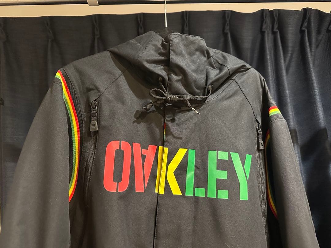 OAKLEY フード付きスノーボードウェア