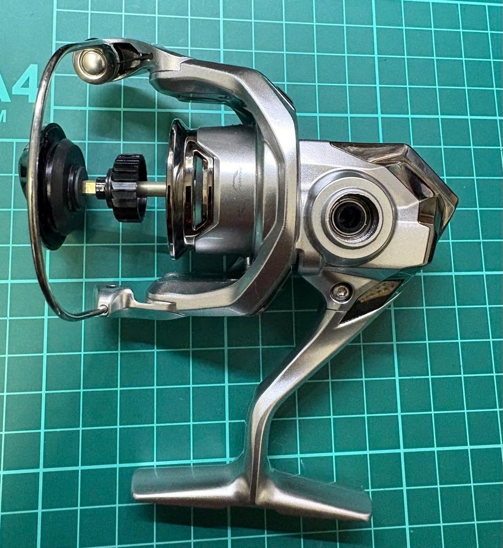 シマノ　23ストラディックC2500SXG 本体
