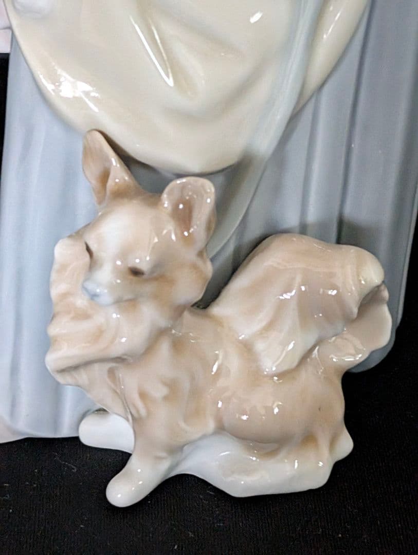 【絶版　大型　】リヤドロ　LLADRO 『犬を連れた婦人』フィギュリン　置物